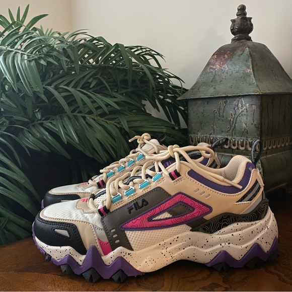 Fila Oakmont TR Women’s Purple, Pink and Beige Sneakers - Picture 10 of 10